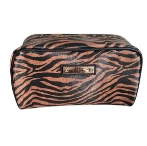 New Nicole Miller Cosmetic Makeup Travel Weekend Bag